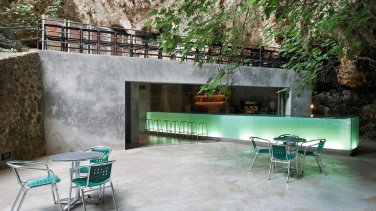 Mallorca: Caves of Hams Entry Ticket with Transportation - A Deep Dive into the Experience