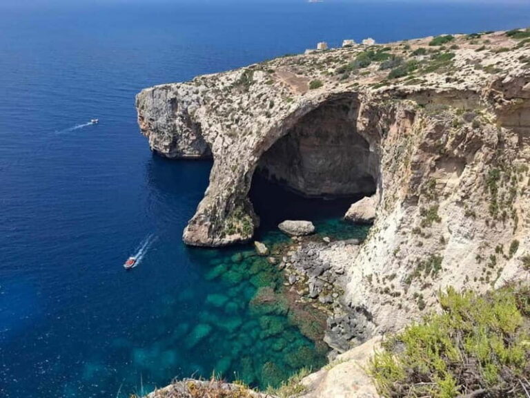 Malta: 5 hr Vintage Bus Tour - Mdina & Blue Grotto inc. food - What Makes This Tour Stand Out
