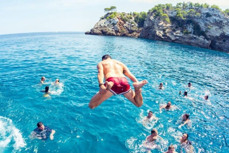 Malta: Boat Party + Watersport+ Comino+ OpenBar ALL INCLUDED - Who Is This Tour For?