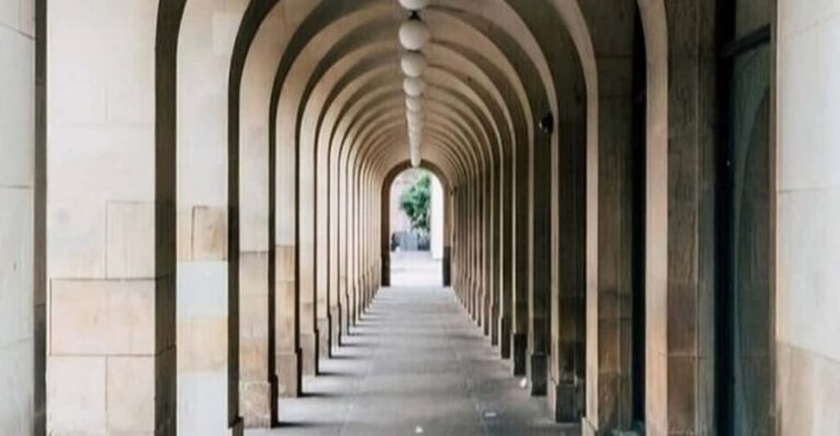 Manchester: Sightseeing Walking Custom Tour with a Guide - A Closer Look at the Itinerary