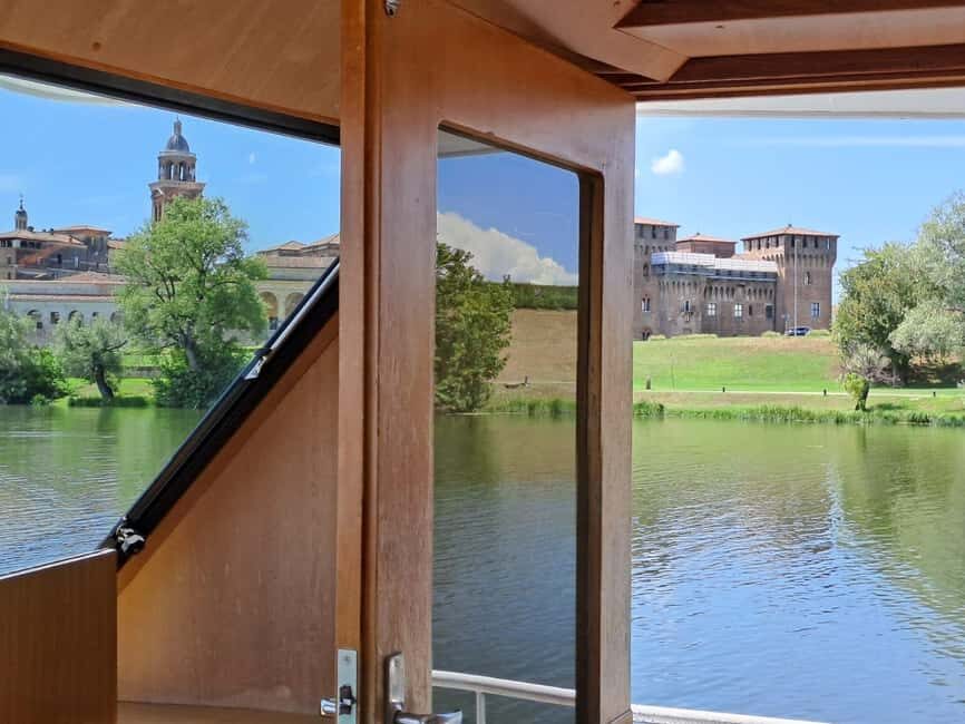 Mantua: Guided Panoramic Boat Tour "City, Lakes, and Natural Park" - Who Should Consider This Tour?