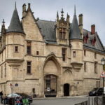 Marais: Intrigues of the French Kings Walking Tour - The Itinerary: A Walk Through History and Architecture