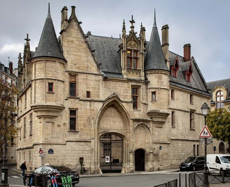 Marais: Intrigues of the French Kings Walking Tour - The Itinerary: A Walk Through History and Architecture