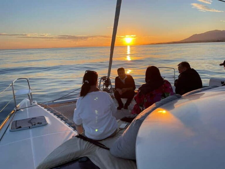 Marbella: Catamaran Sunset Cruise with Snacks and Drinks - The Experience: What to Expect on a Marbella Sunset Catamaran Ride