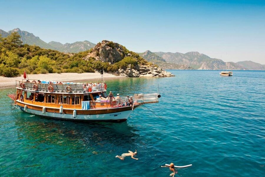 Marmaris: Boat Trip with Unlimited Drinks and BBQ Lunch - The Food and Drinks: What You’ll Actually Get