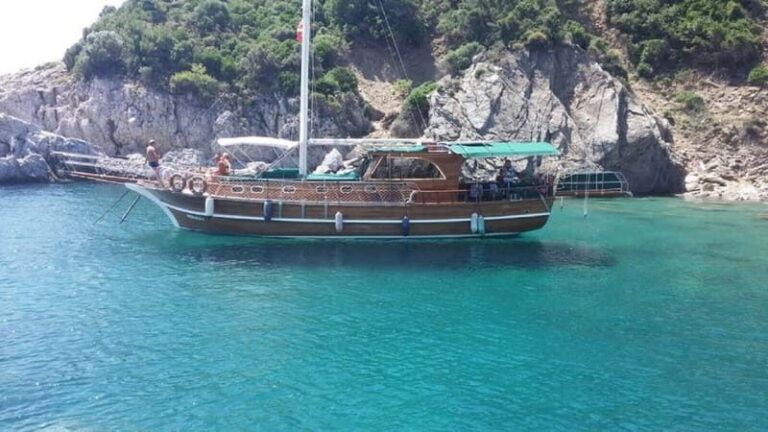 Marmaris: Private Boat Cruise w/ Lunch and Soft Driks - FAQs