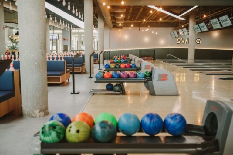 Maspalomas: Bowling Session Entry Ticket at Holiday World - What to Expect During Your Session