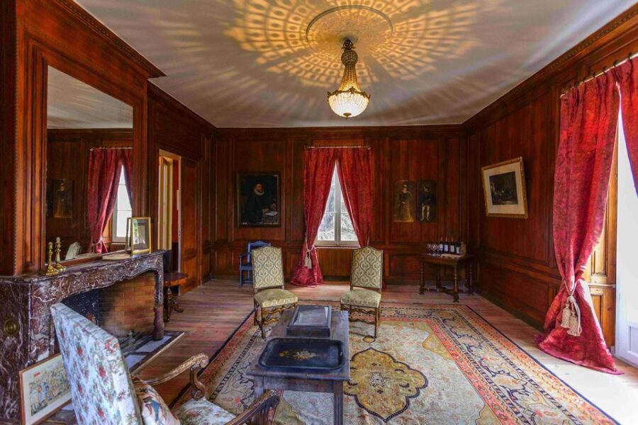 Medoc Tour : Margaux, Saint Estèphe and greediness - Why This Tour Delivers Good Value