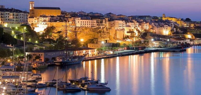 Menorca: Mahon Guided Walking Tour with History & Tastings - Who Is This Tour Best For?