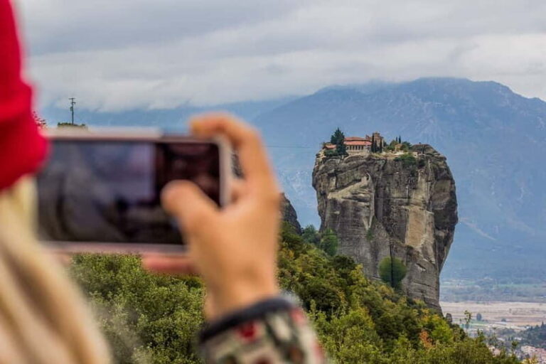 Meteora: Half-Day Meteora Monasteries Small Group Tour - A Typical Day on the Tour: Step-by-Step