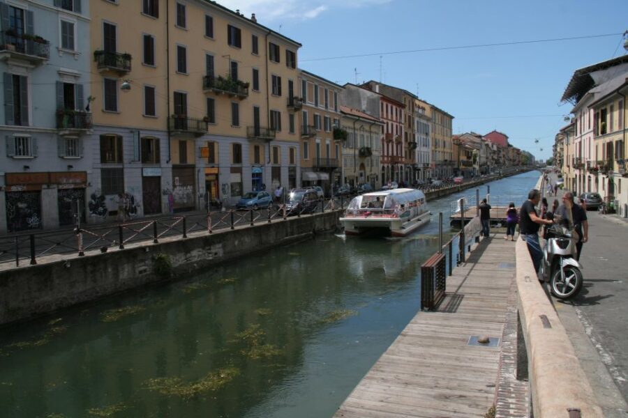 Milan: Private Sightseeing & Shopping Tour with a Local - The Experience in Practice