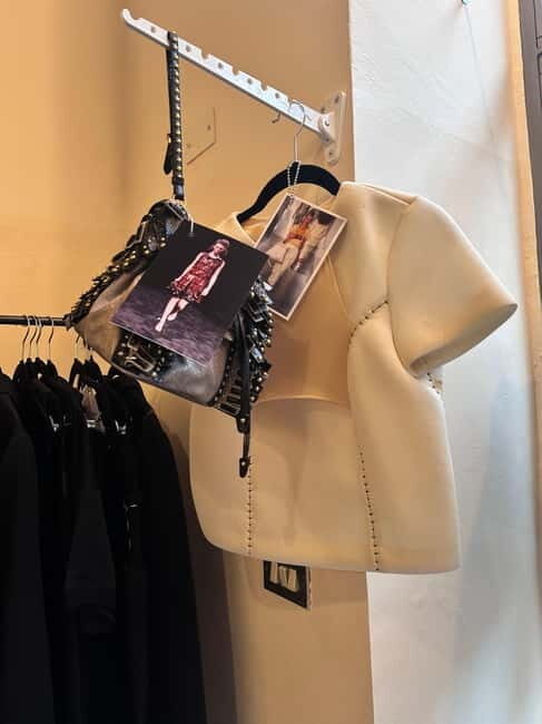 Milan: The Ultimate Vintage Shopping Guidebook - The Experience in Practice