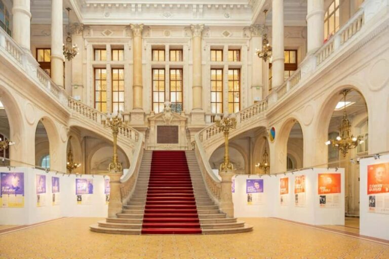 Minivan Tour Ceausescu House, Parliament & Village Museum - Evaluating the Value