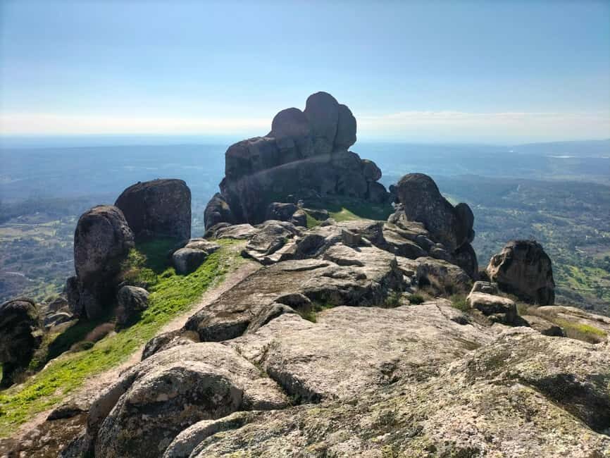 Monsanto (TV Game of Thrones): Private Day Tour from Lisbon - Lunch and Cultural Insights