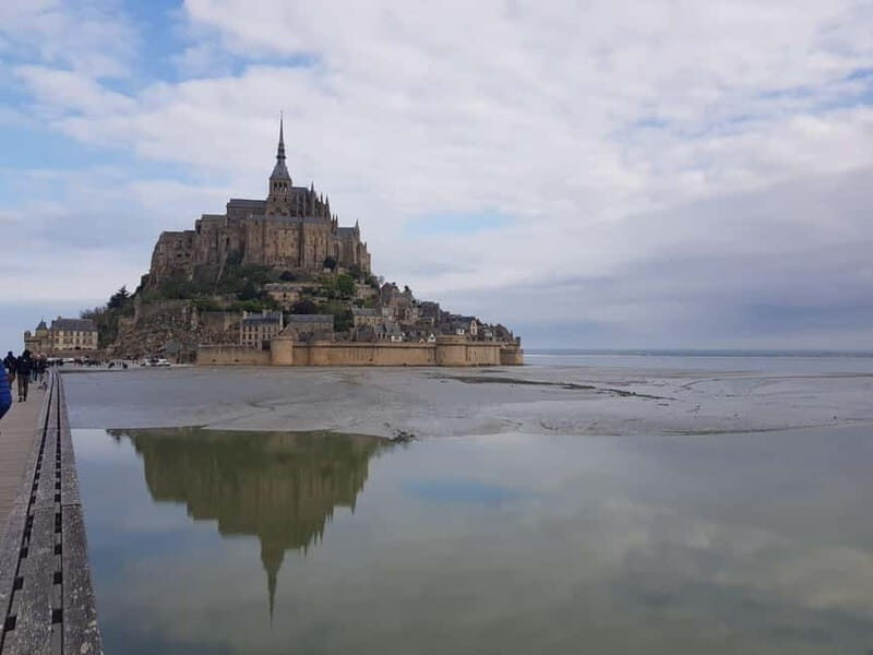 Mont Saint Michel: Village History and Legends Walking Tour - Deep Dive into the Itinerary