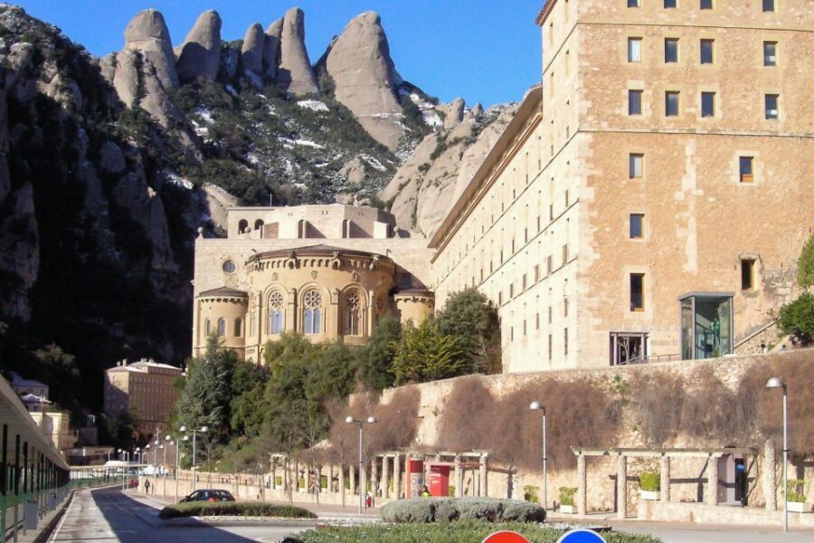 Montserrat: 6-Hour Tour with a Choice of 3 Levels of Hiking - The Journey Begins: Convenient Pickup and Private Transport