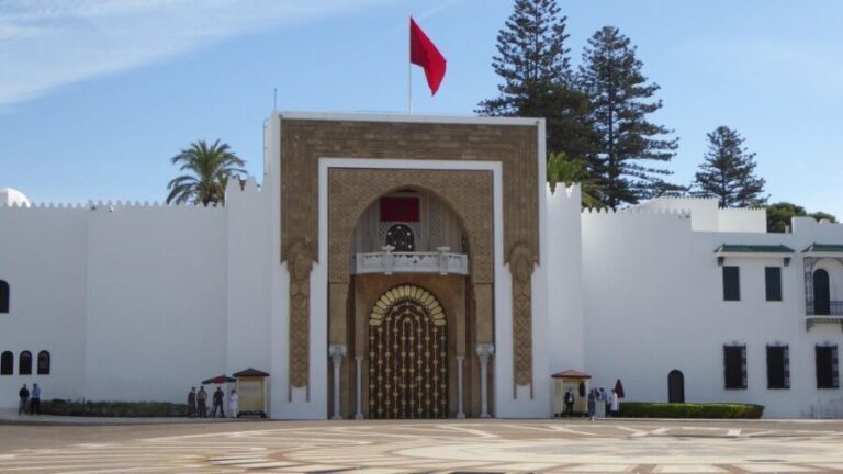 Morocco Day Trip with Tour Guide and Lunch from Algeciras - Guided Tour of Tetouan’s Highlights