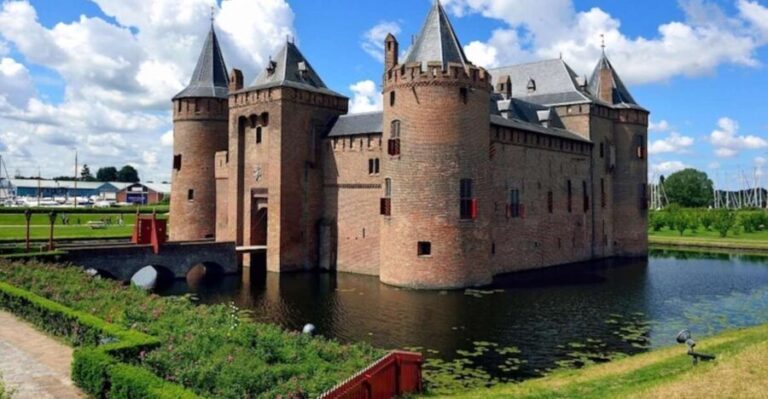 Muiden: Entry Ticket to Muiderslot Castle - Exploring the Castle and Gardens