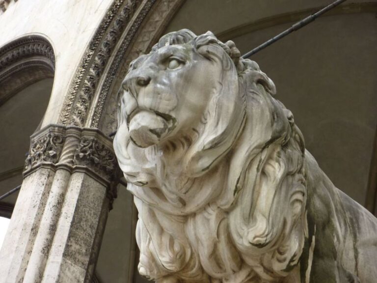 Munich: Private Walking Tour of the Historical City Center - Detailed Breakdown of the Itinerary