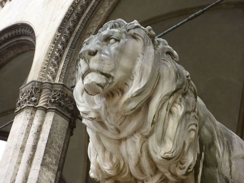 Munich: Private Walking Tour of the Historical City Center - Detailed Breakdown of the Itinerary