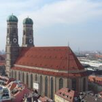 Munich: Walking Tour Old Town and Viktualienmarkt - Guides and Personal Touches