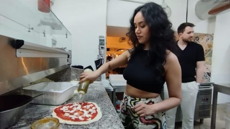 Naples: Pizza Making Class with Neapolitan Chef and drink - The Experience: What Makes It Stand Out