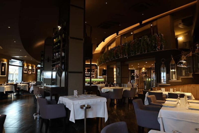 Naples : Pizza making course with local pizza maker - Enjoying the Fruits of Your Labor