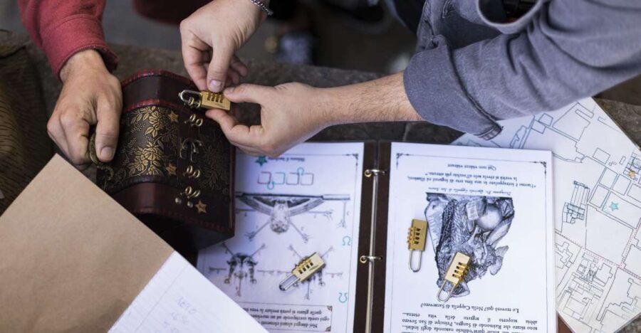 Naples: The Path of the Immortals Treasure Hunt Walking Tour - The Itinerary: What You’ll Discover