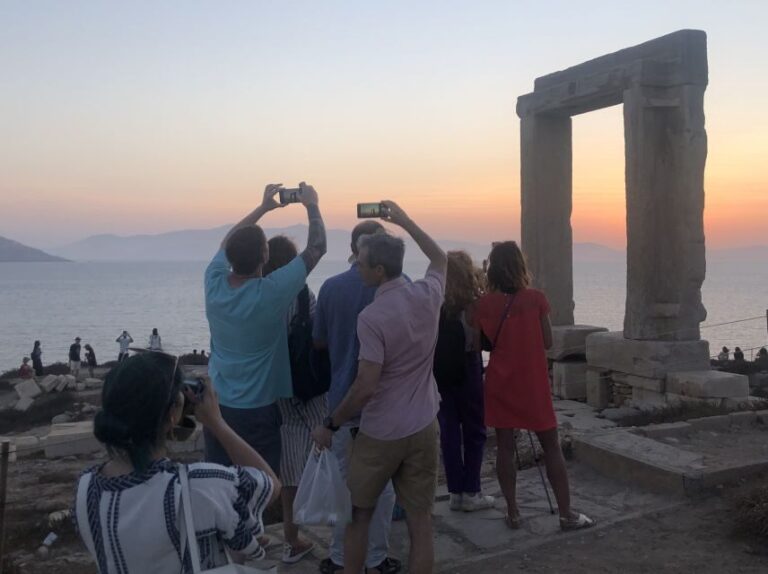 Naxos: Old Town, Castle & Portara Guided Sunset Tour - The Showstopper: Sunset at Apollo’s Temple