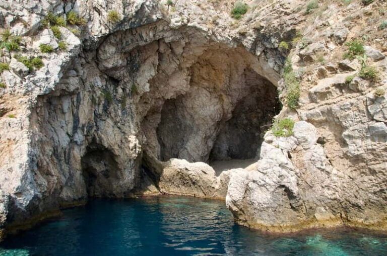 Naxos: Taormina Boat Tour with Snorkeling and Prosecco - Who Should Book This Tour?