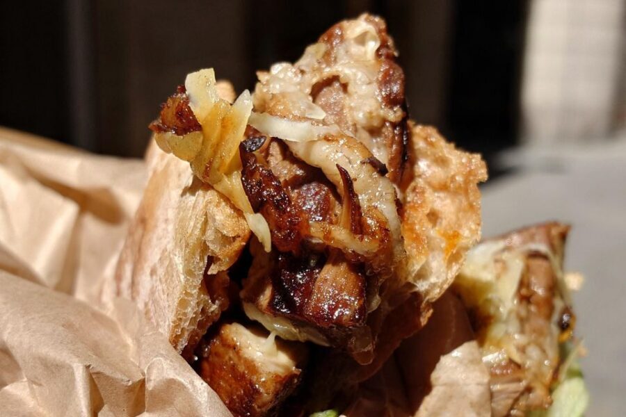 No Diet Club - Unique local food in Barcelona - The Neighborhood and the Atmosphere