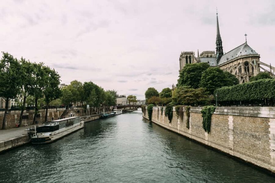 Notre-Dame Tour with Host or AudioGuide + Optional Cruise - Who Will Love This Tour?