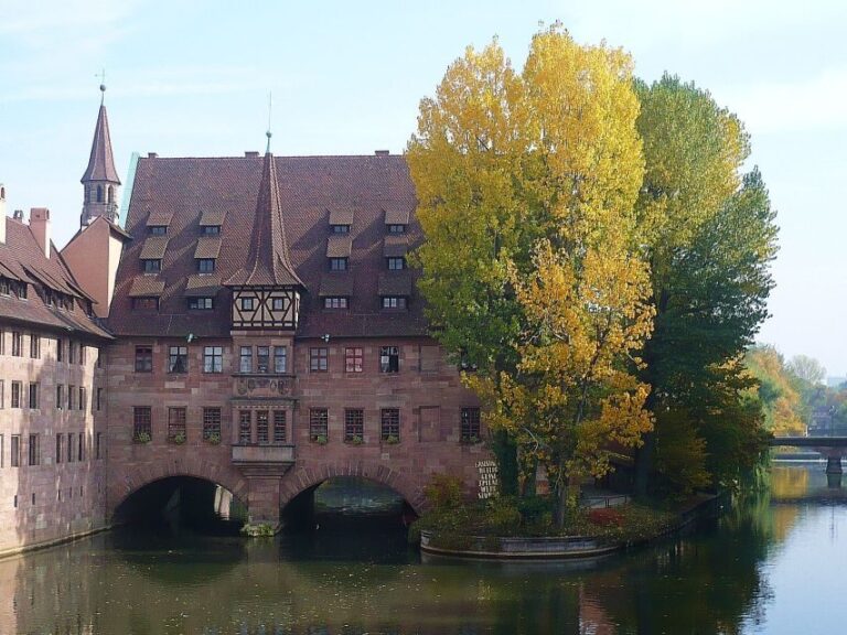 Nuremberg 2-Hour Old Town Highlights Walking Tour in English - What Makes This Tour Stand Out