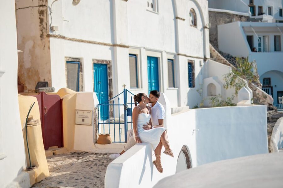 Oia: Couple photoshoot with 30 edited Photos - Authenticity and Reviews