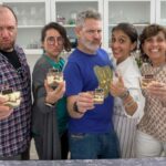 only in ITALIAN - International aperitif + cooking class in Italian - La schedule dell’esperienza: cosa aspettarsi passo dopo passo