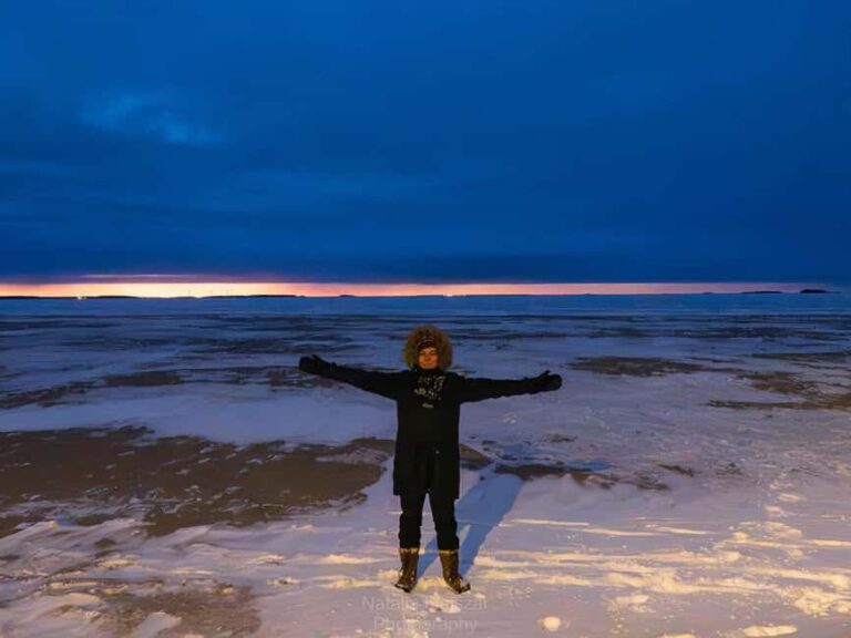 Oulu: Guided Night Walking Tour with Northern Lights Hunting - The Practical Details: Is it Worth the Price?