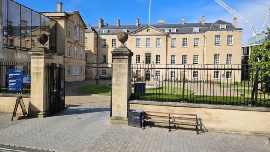 Oxford: Jericho and Port Meadow Guided Walking Tour - Exploring the Historic Heart of Jericho