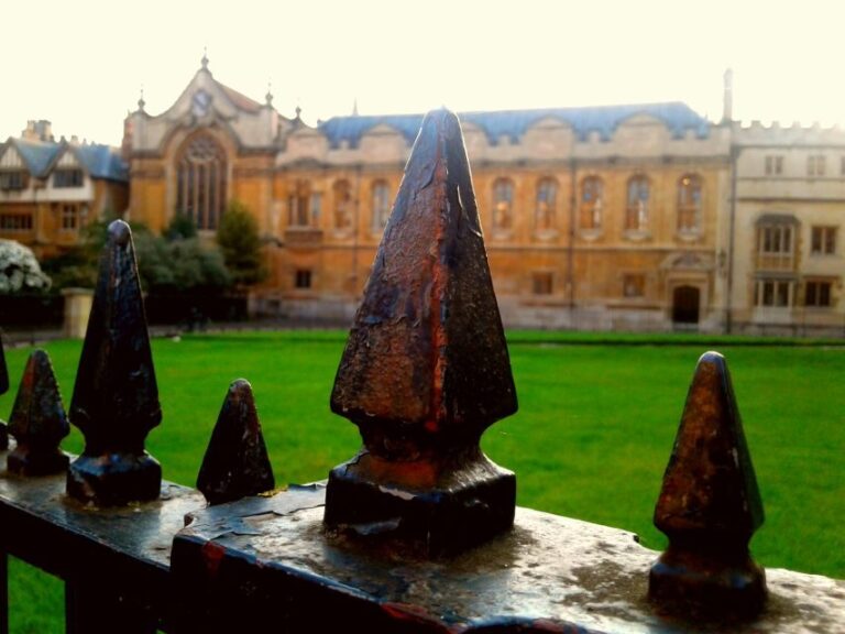 Oxford: University Tour for Prospective Students - The Practical Side: Booking, Timing, and Accessibility