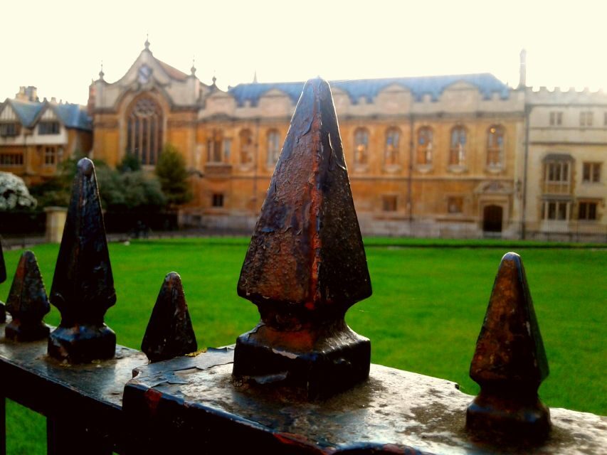 Oxford: University Tour for Prospective Students - The Practical Side: Booking, Timing, and Accessibility