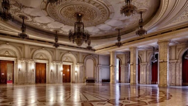 Palace of the Parliament, Ceauescu Mansion & Village Museum - An In-Depth Look at the Tour Experience