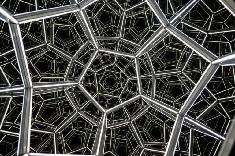 Palermo Museum of Illusions: an interactive experience for all ages - The Experience Itself: A Closer Look