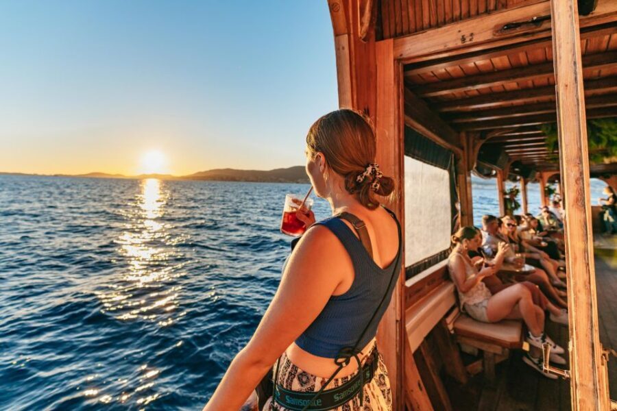 Palma de Mallorca: Sunset Boat Tour with DJ and Dance Floor - The Experience for Different Travelers