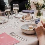 Paris: 4-Course Dinner Cruise on Seine River with Live Music - Navigating the Itinerary: From Landmarks to Love Songs