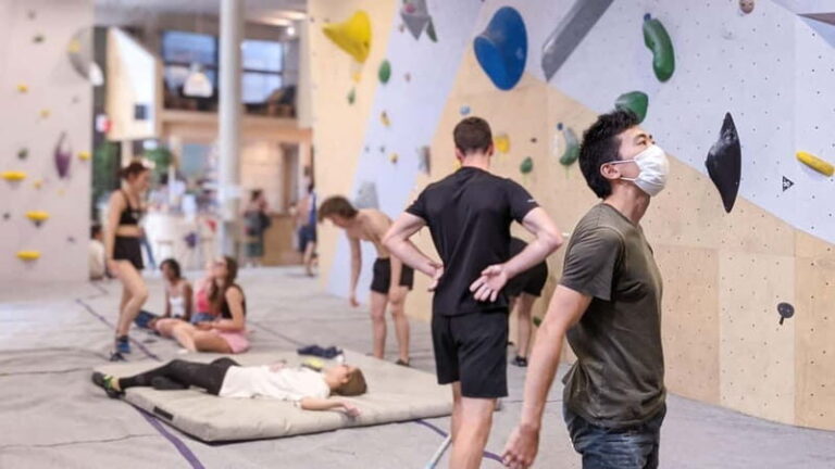 Paris - Bercy Village - Access 1 day of unlimited climbing - What to Expect from Your Climbing Day