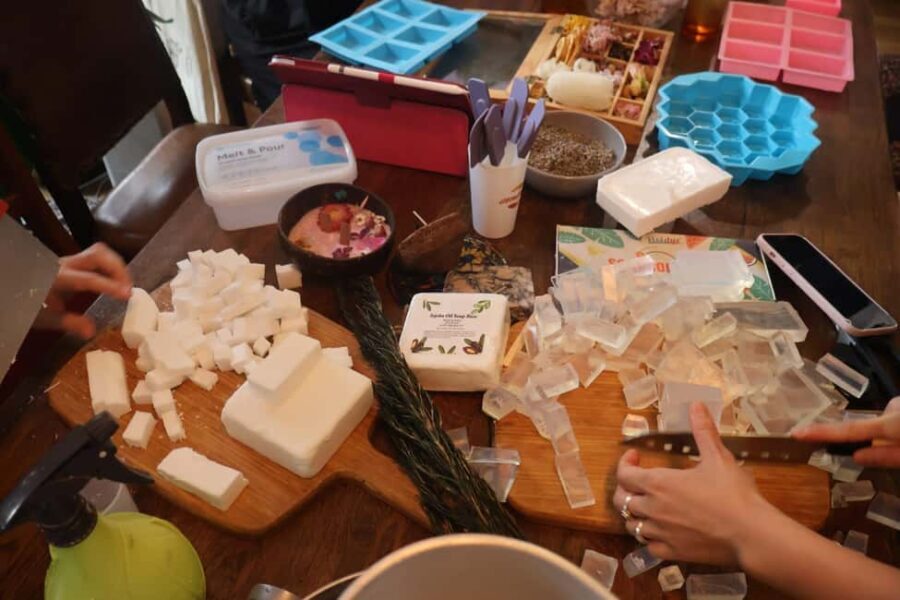 Paris: Botanical handmade soap workshop (Melt and pour soap) - A Detailed Breakdown of the Experience