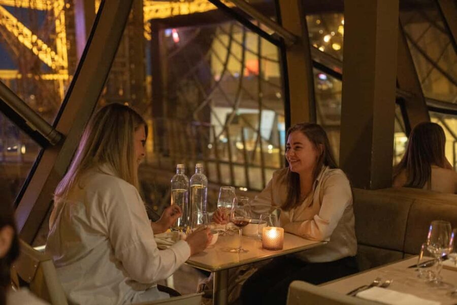 Paris: Christmas Dinner with champagne in the Eiffel Tower - Practical Details and Tips