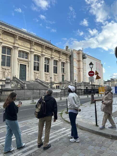 Paris: City of Lights Walking tour and Seine Cruise - Itinerary Breakdown: What You’ll See and Do