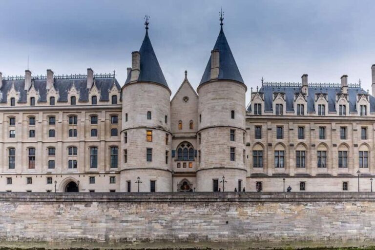 Paris: Crime and Mystery Walking Tour - Who Should Consider This Tour?