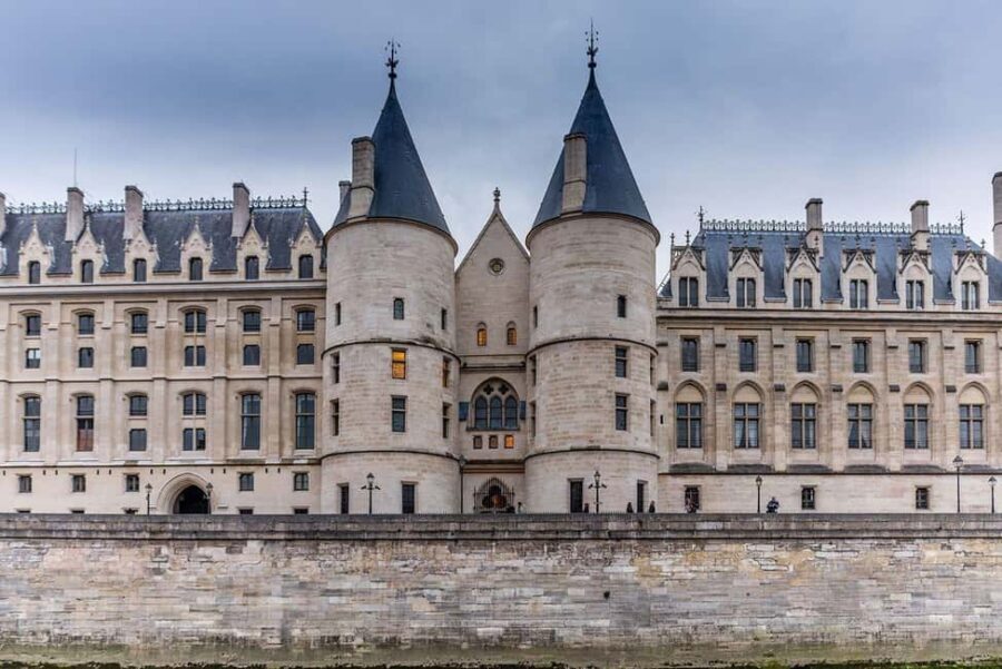 Paris: Crime and Mystery Walking Tour - Who Should Consider This Tour?