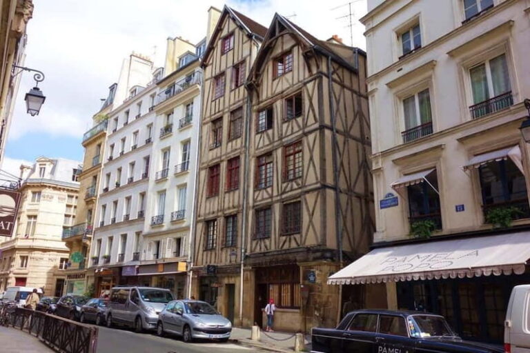 Paris: Discover the hidden architecture gems of Le Marais - Detailed Breakdown of the Itinerary